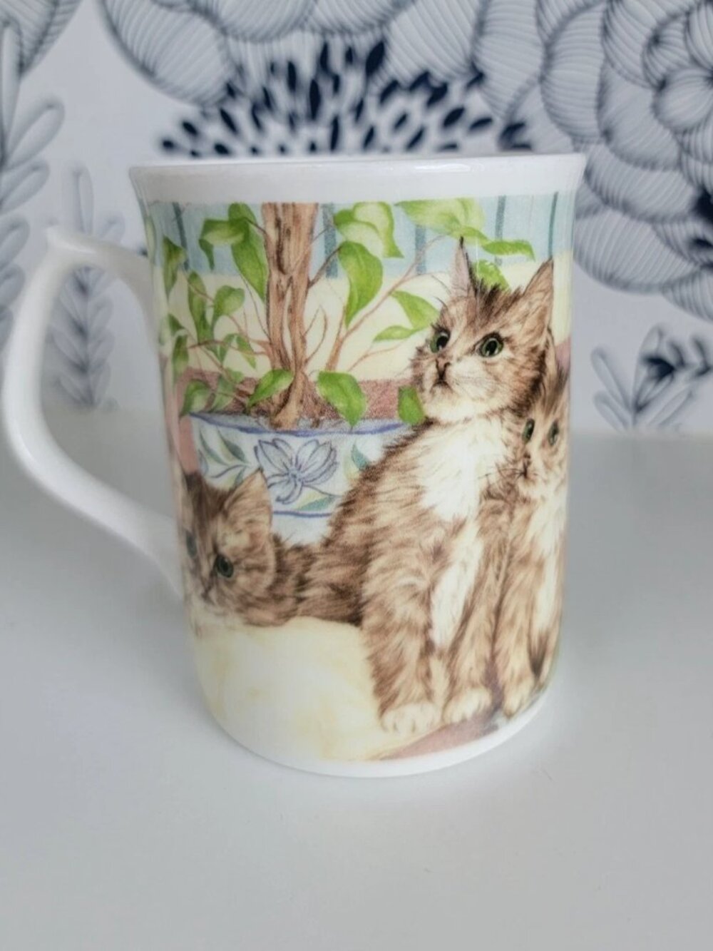 Duchess Cat Mug: Pillow talk; Mom and kitten, made in England, EUC - Picture 2 of 8